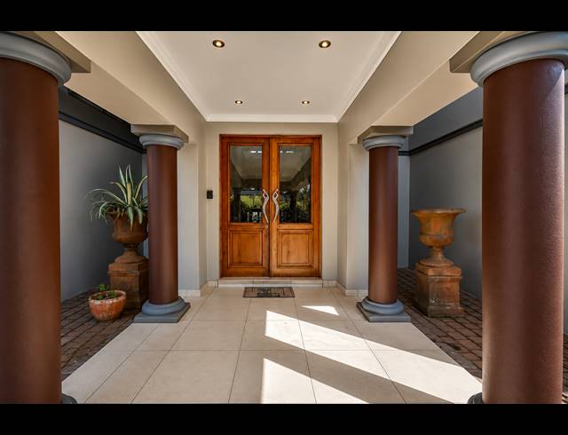 5 BEDROOM HOUSE FOR SALE IN THREE RIVERS EAST